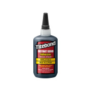 Lepidlo rychleschnoucí na dřevo Titebond Instant Medium Jet Black 59 ml 123-8211