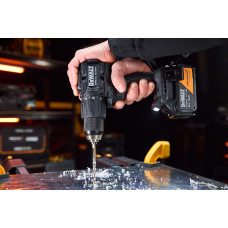 DCD86MP1T-QW Aku vrtačka s příklepem DCD86M, 1x5.0Ah, kufr-5