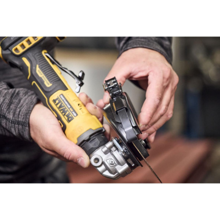 Aku úhlová bruska DeWALT DCG404N bez aku - 8