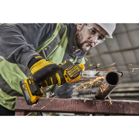 Aku pilník pásový 18v XR DeWalt 2x1,7 Ah DCM200E2T - 4
