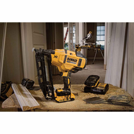 Aku hřebíkovačka DeWalt 18V XR bez aku DCN660N - 4 Aku hřebíkovačka DeWalt 18V XR bez aku DCN660N - 4