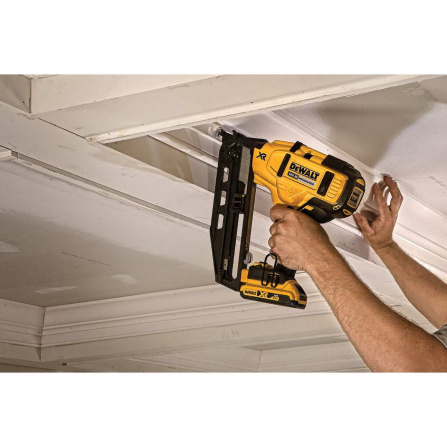 Aku hřebíkovačka DeWalt 18V XR bez aku DCN660N - 6 Aku hřebíkovačka DeWalt 18V XR bez aku DCN660N - 6