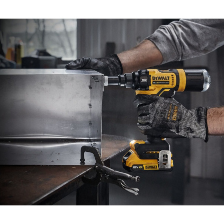 DCF403NT-XJ Aku nýtovačka 18V DeWALT, bez aku a nabíječky, kufr Tstak-2