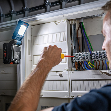 Aku svítilna Bosch GLI 18V-800 bez aku Professional 0601443600 - 5