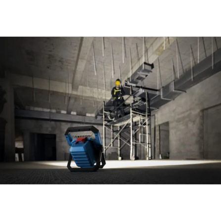 06014A8100 Aku svítilna Bosch GLI 18V-3000 solo-3